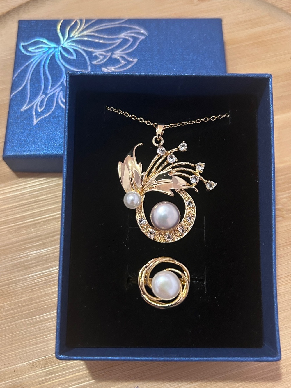 NaturalPearl Floral Pendant Necklace and Ring Set